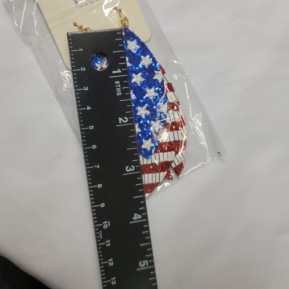 NWT Patriotic Stars & Stripes Faux Leather Feather Shaped Layered Earrings - Picture 6 of 9